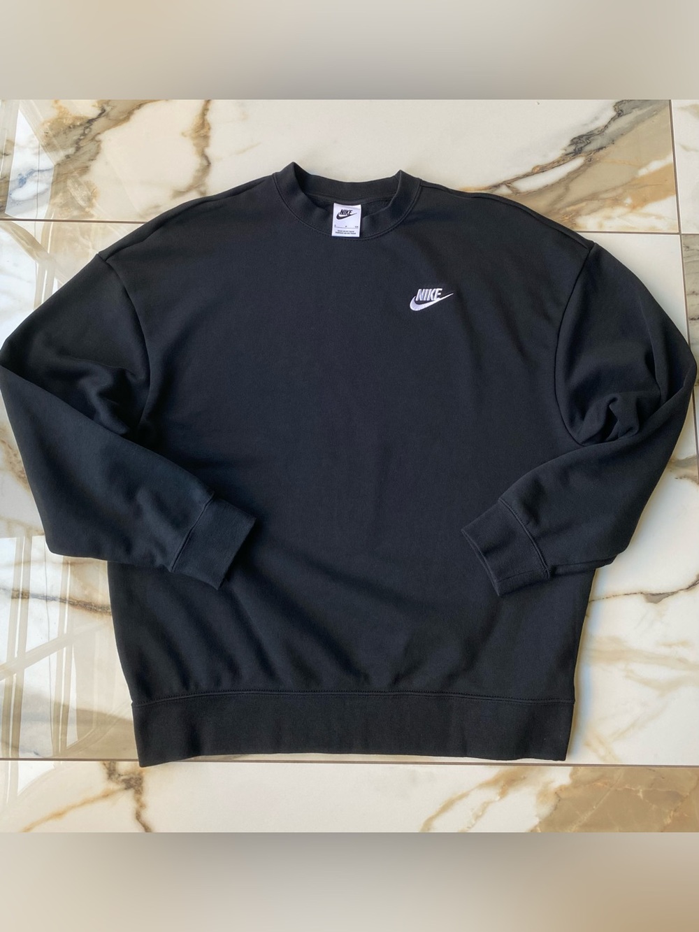 Like New Nike Sportswear Club Fleece
Loose Crew-Neck Sweatshirt w/Swoosh - S